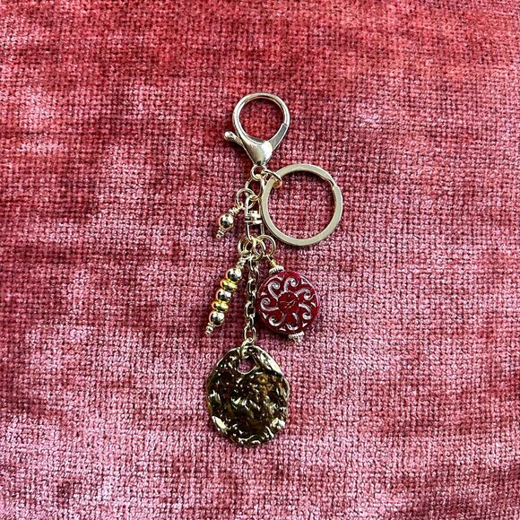 GOLD HAMMERED NUGGET Dark Cherry Bag Charm - Picture 5 of 7